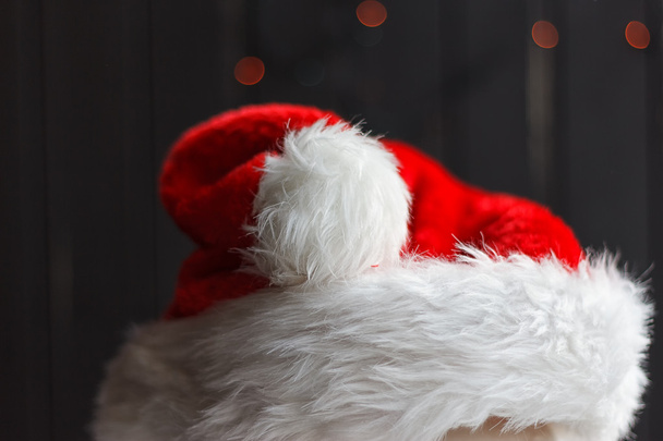 Weihnachtsmann Hut mit Christbaumkugel - Foto, Bild