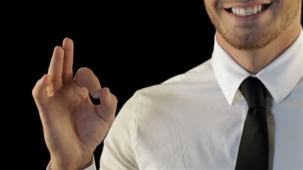 Adam bir işaret parmaklarını kıvrımlar - Video, Çekim