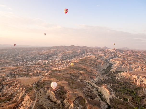 Group of hot air balloons. - 写真・画像