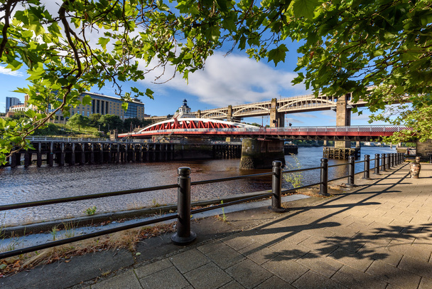 Swing Bridge, Newcastle, Tyne e Wear Inghilterra
 - Foto, immagini