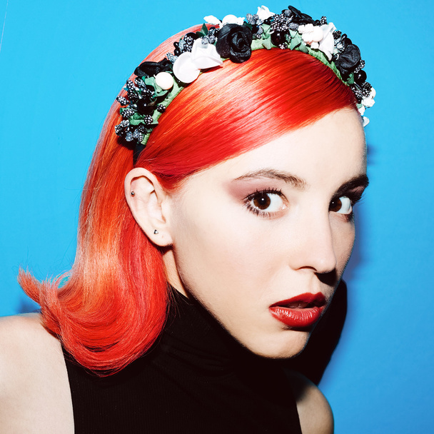 Stylish hair color. Model with a wreath on head Fashion Accessor - Foto, Imagem