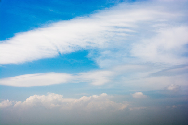 belas nuvens brancas
 - Foto, Imagem