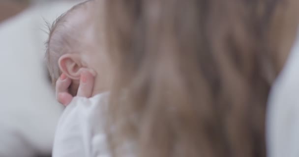mother with baby daughter - Filmagem, Vídeo