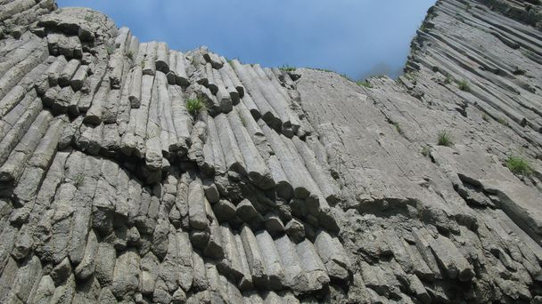 Rochers du cap Stolbchatiy à Kunashir, îles kurdes, Russie
 - Photo, image