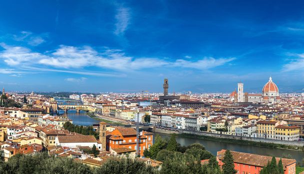 панорамний вид на Флоренцію
 - Фото, зображення
