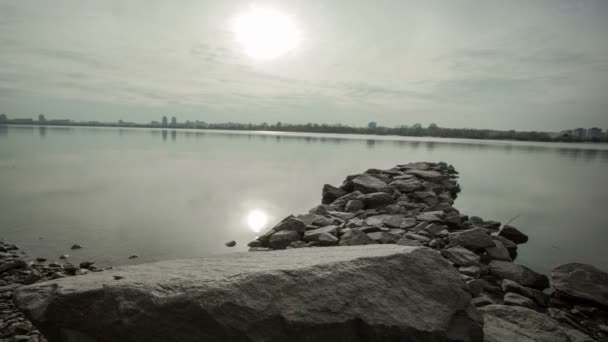  Fiume soleggiato e pietre .4K (4096x2304) Slider shot
  - Filmati, video