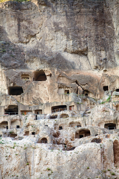 Cave dwellings in Vardzia, Georgia - Foto, Imagen