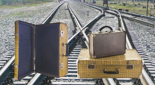 Traveling bags and railways - Foto, afbeelding