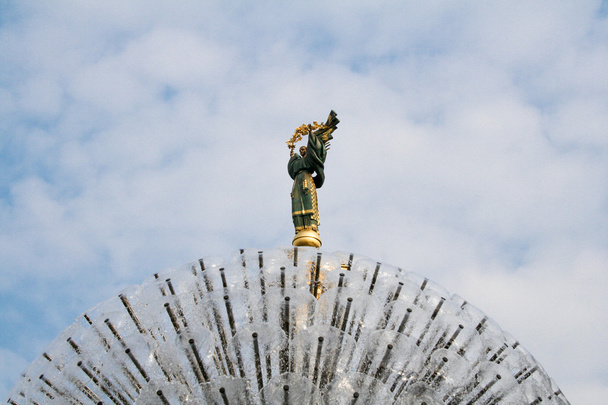 Pomnik niepodległości w Kijowie - Zdjęcie, obraz