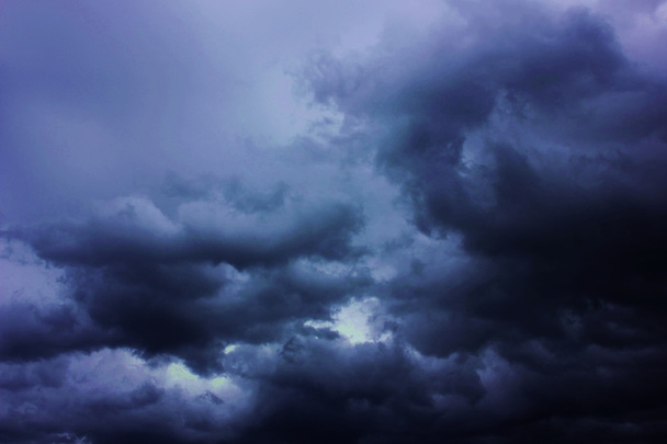 темні грозових хмар
 - Фото, зображення