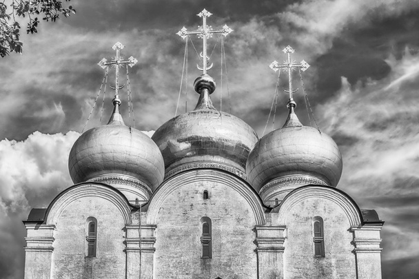 Igreja Ortodoxa dentro do convento Novodevichy, marco icônico em Moscou, Rússia
 - Foto, Imagem