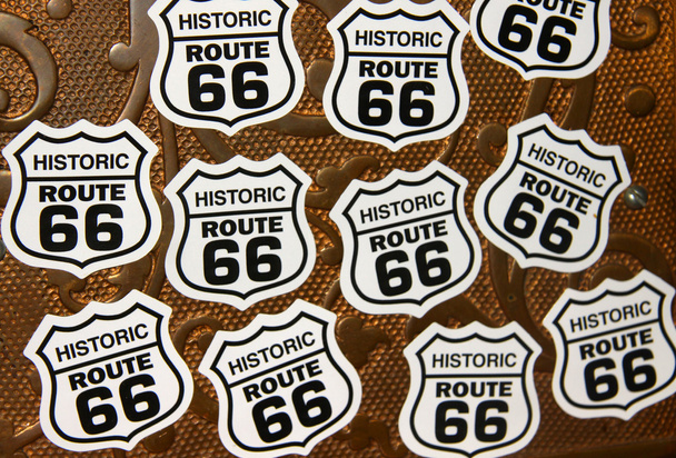 Історичний маршрут 66 символів
 - Фото, зображення