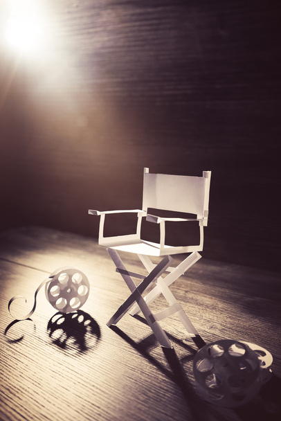 режисерський стілець з паперу
 - Фото, зображення
