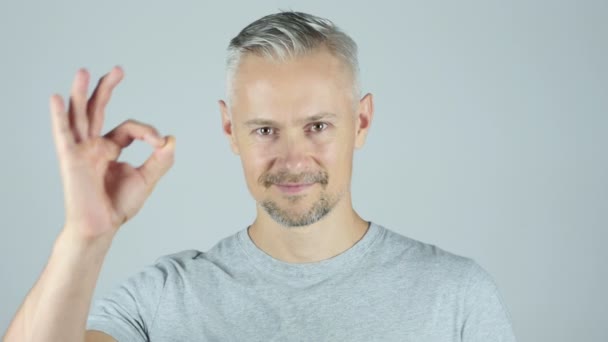Man Showing Ok Sign - Πλάνα, βίντεο