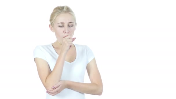 Köhögés, beteg nő szenved köhögés, fehér háttér - Felvétel, videó