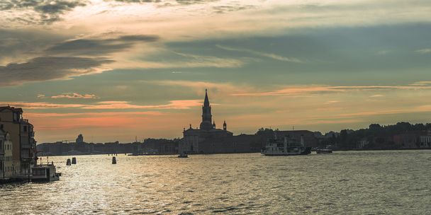 Ранній вечір з захід сонця в дивовижні Венеції, літній час - Фото, зображення