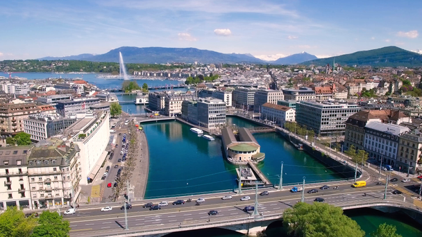 4 k luchtfoto beeldmateriaal van Genève stad in Zwitserland - Uhd - Video