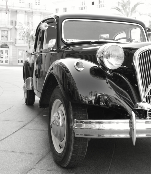 παλιά μαύρο γκάνγκστερ-αυτοκίνητο, σε άριστη κατάσταση  - Φωτογραφία, εικόνα