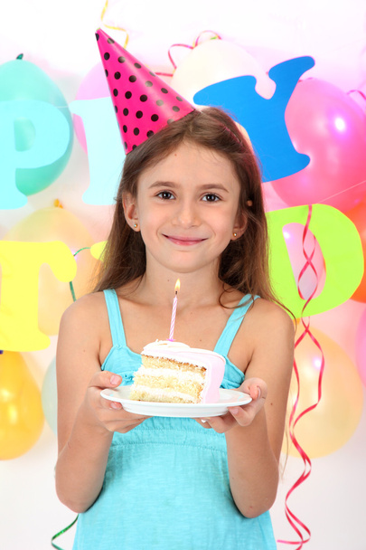 küçük güzel kızın doğum günü kutlamak - Fotoğraf, Görsel