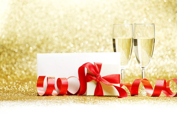 Champagne and gift - Foto, Imagem