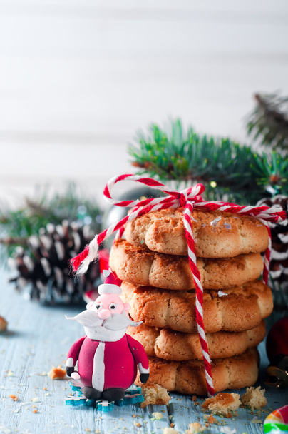 Biscotti di Natale con decorazione festiva - Foto, immagini