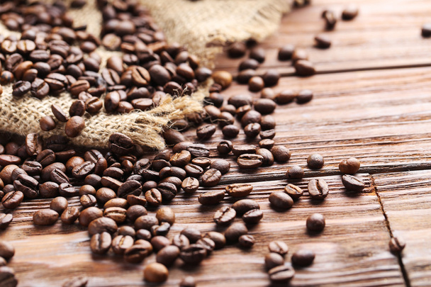 Roasted coffee beans  - Foto, Bild