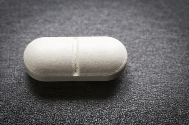 Lek przeciwbólowy, leki w formie tabletek - Zdjęcie, obraz