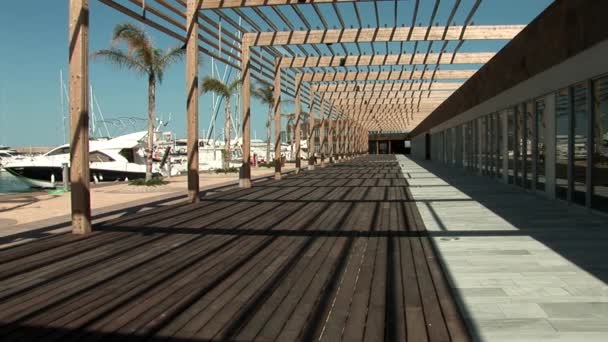 Pan wewnątrz portu Marina de las Salinas w San Pedro del Pinatar, Mucia, Hiszpania - Materiał filmowy, wideo