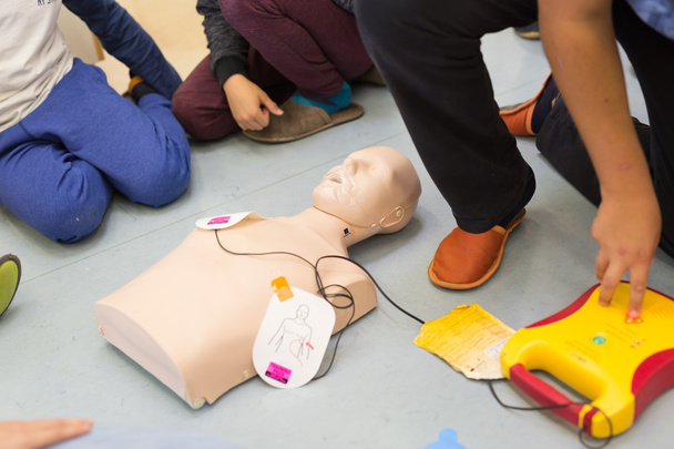 Corso di rianimazione di pronto soccorso con AED
. - Foto, immagini