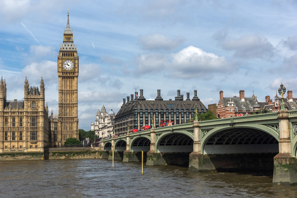 Dech w piersiach widok z Mostu Westminsterskiego i Big Ben, Londyn, Anglia - Zdjęcie, obraz