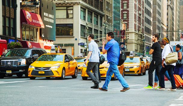 Taxis amarillos en Nueva York
 - Foto, imagen