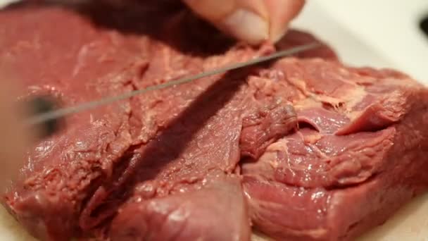 čištění steak ze svíčkové - Záběry, video