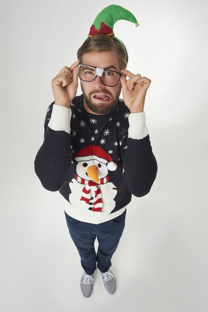 Hombre divertido en jersey de Navidad
 - Foto, Imagen