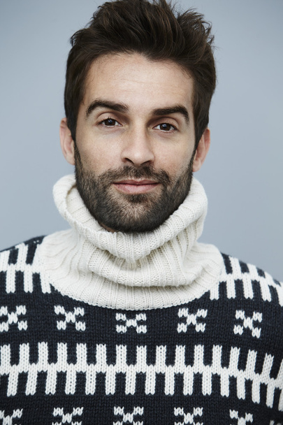 Smiling man in woolen sweater - Foto, Imagen