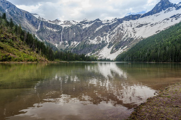 Scenic view of Avalanche Lake and glaciers - Fotoğraf, Görsel
