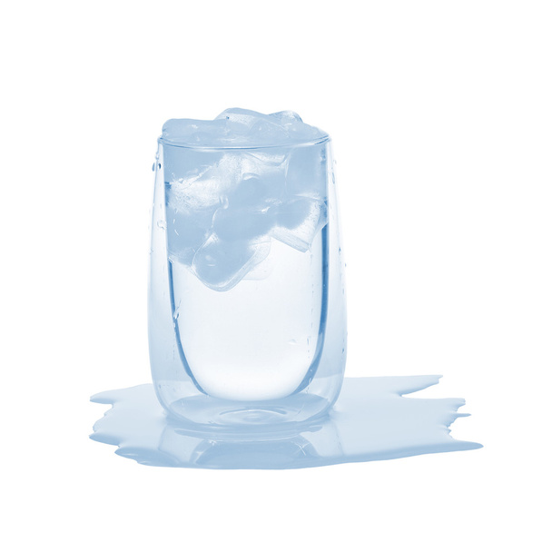 vetro con acqua e ghiaccio - Foto, immagini