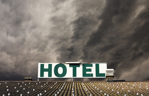 Dramatisches Hotelschild - Foto, Bild