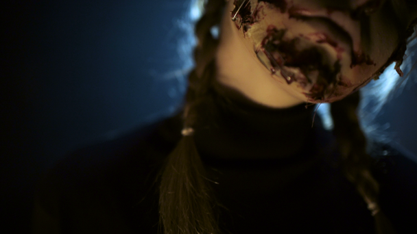 Zombies mit aufgeschnittener Person - Filmmaterial, Video