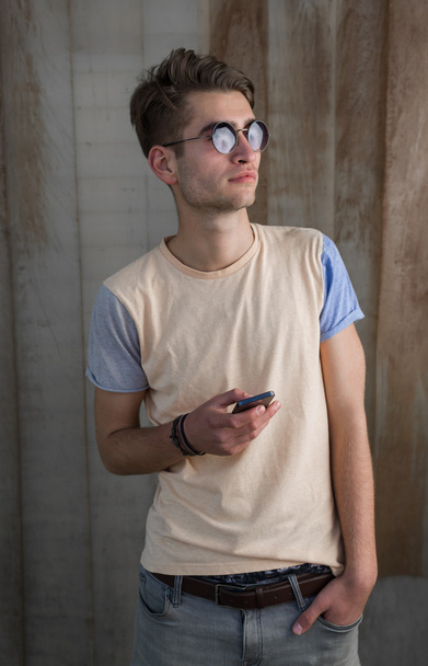 hipster man with mobile phone - Foto, afbeelding