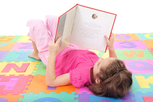 Menina criança leitura livro
 - Foto, Imagem
