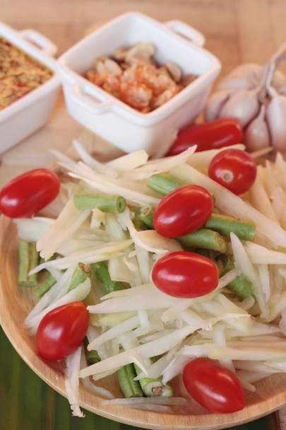 Salade de papaye épicée est délicieux, la nourriture thai
 - Photo, image