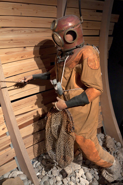 παλαιό κοστούμι δύτη σε ένα μουσείο - Φωτογραφία, εικόνα