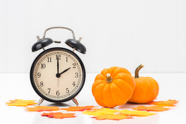 Relógio em Tema de outono
 - Foto, Imagem