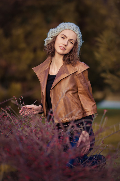girl in autumn park - Foto, Imagem