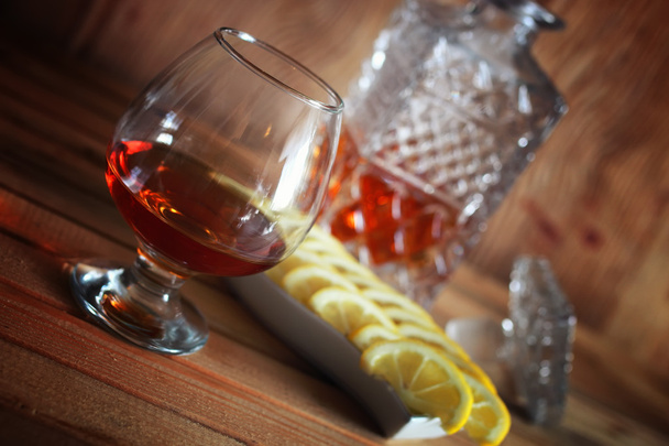 alkohol brandy beállítása, üveg és kancsó - Fotó, kép
