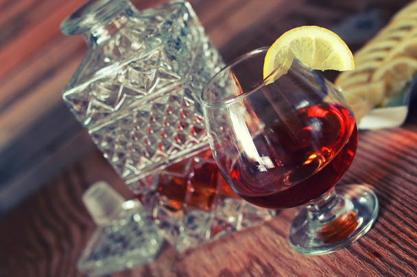 коньячний алкогольний набір склянка і карафе
 - Фото, зображення