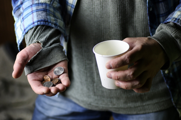hajléktalan férfi kezét Súgó - Fotó, kép