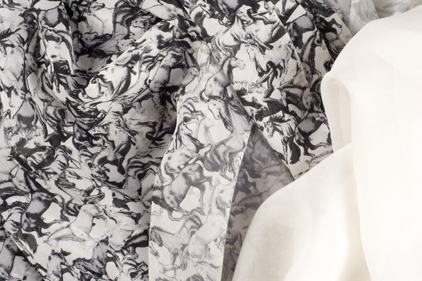 Текстура, фон. Женская юбка. Фигурные лошади
 - Фото, изображение