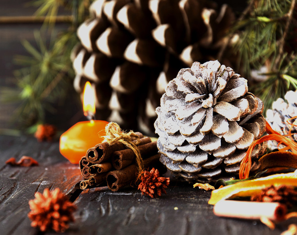 decoración de Navidad con ramas de abeto - Foto, Imagen