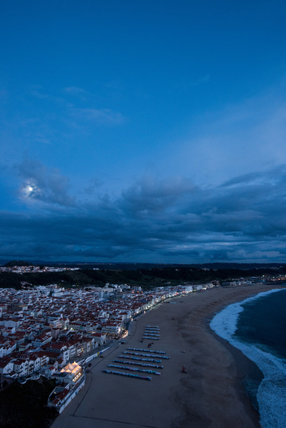 Назаре, серфінг рай село вночі - Назаре, Португалія - Фото, зображення